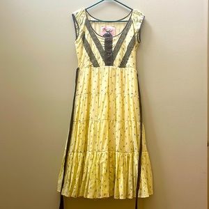 Yellow sweetheart dress